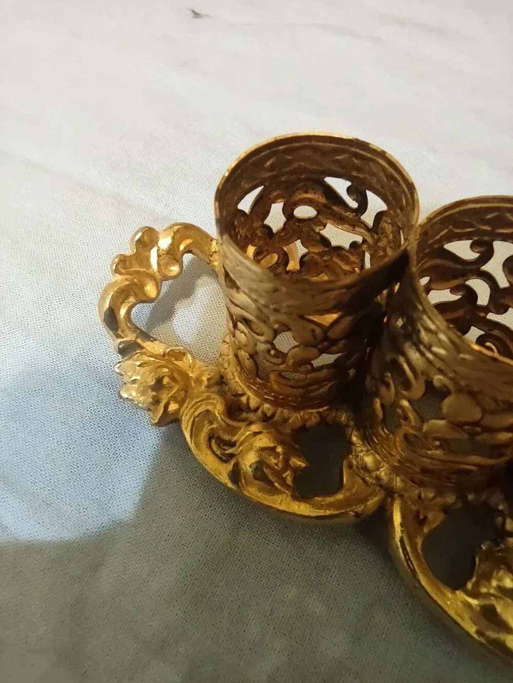 vintage Stylebuilt gold filigree Vanity lipstick holder